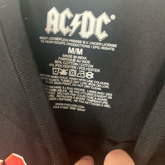 ⭐️ACDC Black Long Sleeve Concert T-shirt M NWOT - Picture 4 of 4